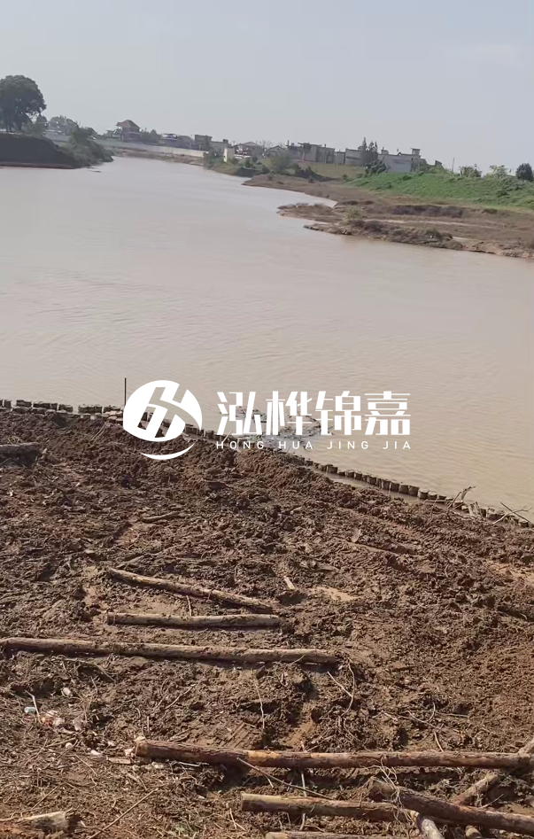 打松木樁施工用什么機(jī)械最好-松木樁施工技術(shù)要求？