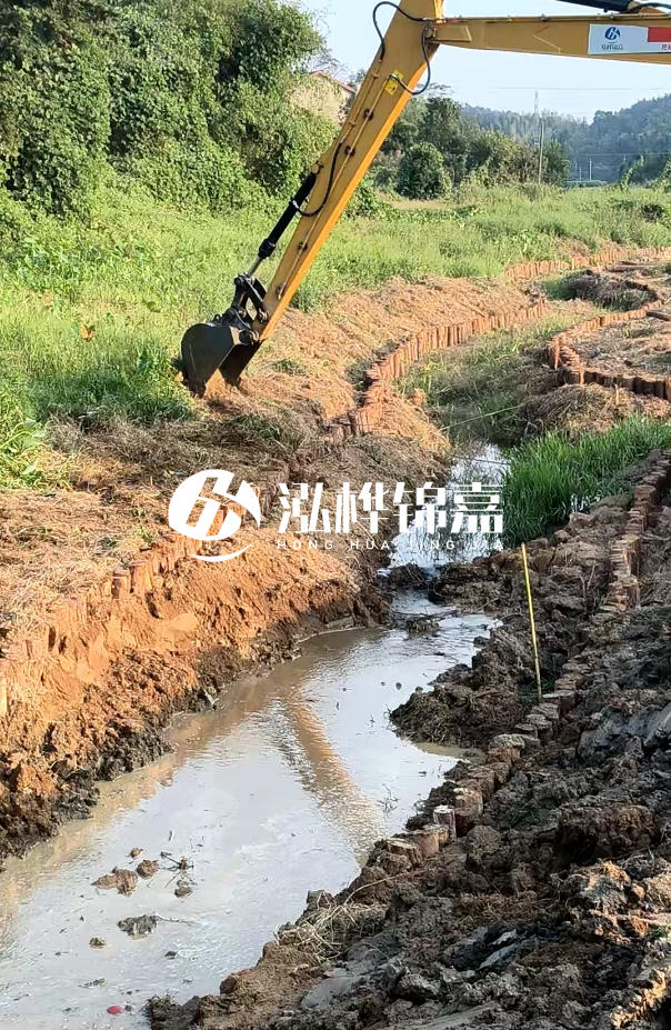 十堰河道清淤專業(yè)施工-打完松木樁后清理淤泥費用高不高？