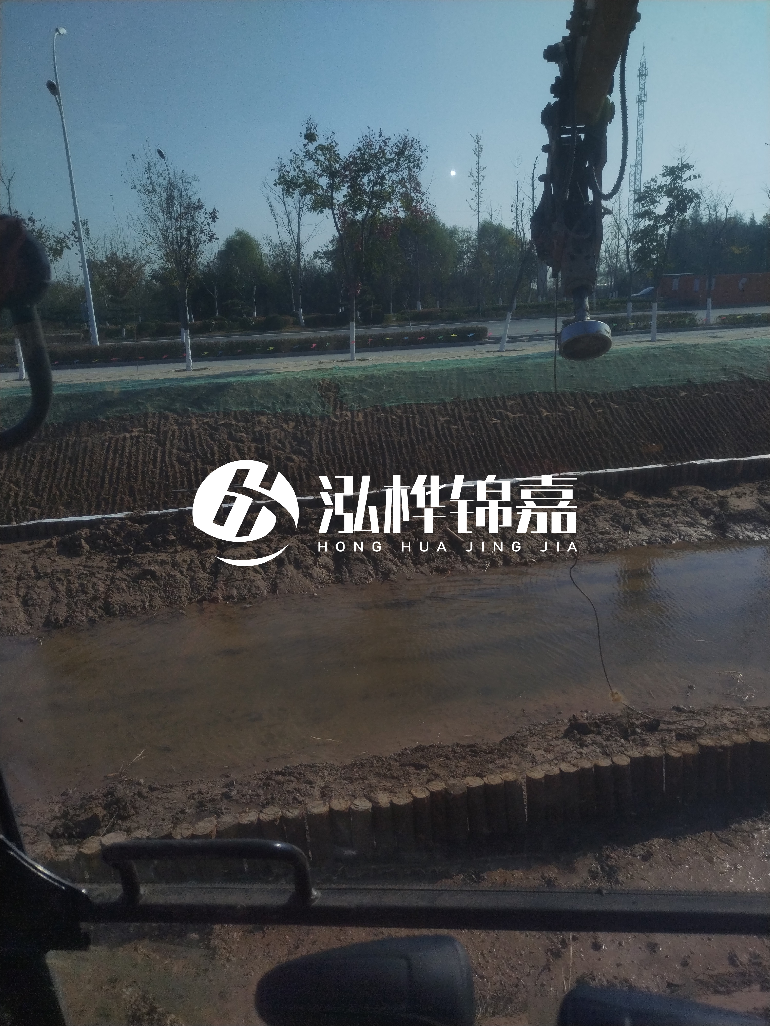 懷化松木樁源頭廠家-打河道木樁多少錢一米？