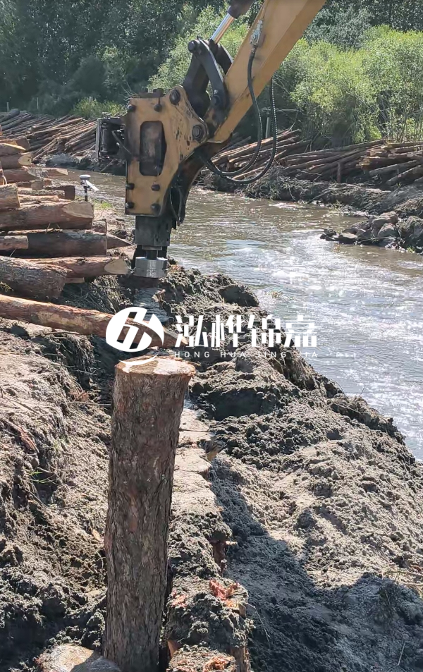 酒泉挖機(jī)打木樁專(zhuān)業(yè)施工-圍堰施工用松木樁可以嗎？