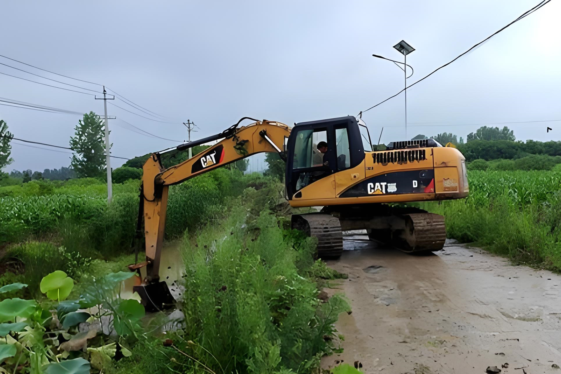 貴州沼澤地灘涂清淤公司有哪些-船挖清淤單價是多少？