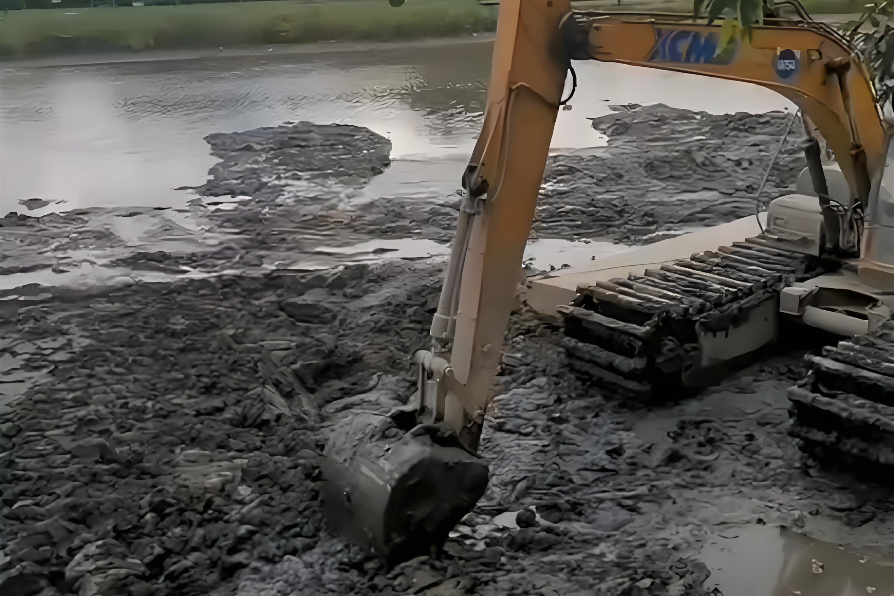 江西水挖清淤團隊泓樺錦嘉-水上挖機清淤要避開汛期嗎？