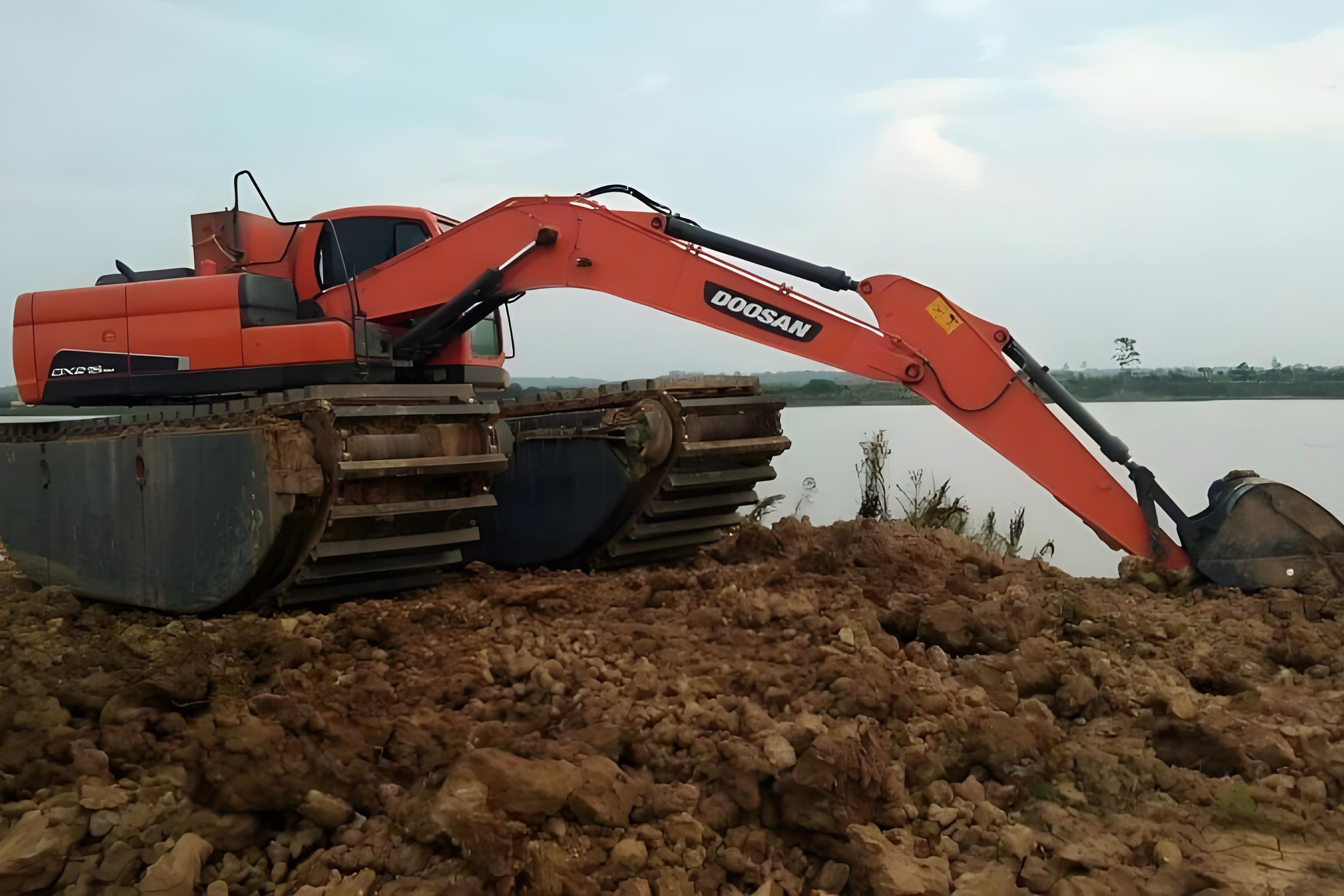 武漢水挖清淤團(tuán)隊(duì)泓樺錦嘉-水庫(kù)清淤一立方米的價(jià)格是多少？?