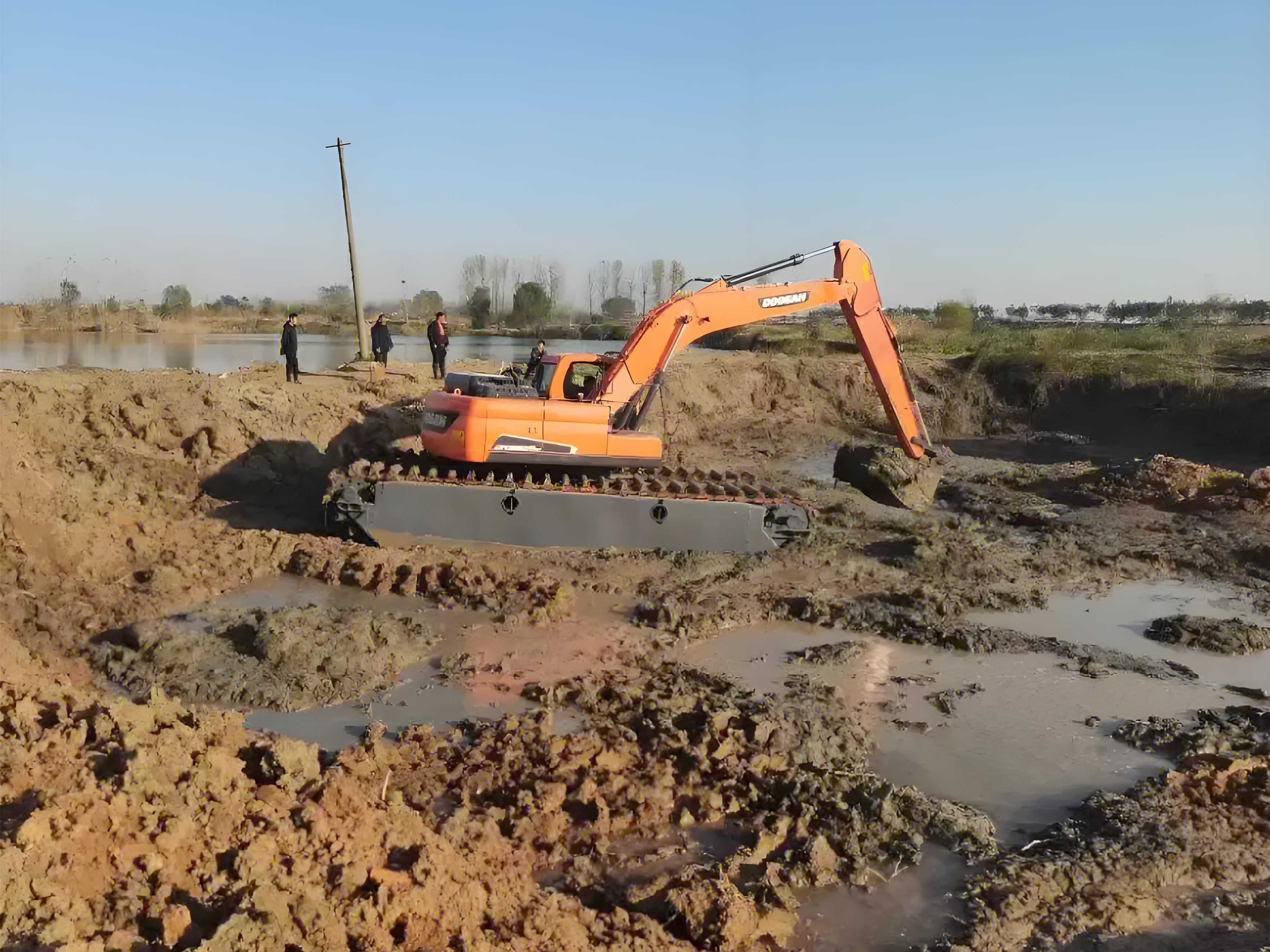 河南洛陽(yáng)挖機(jī)清淤施工隊(duì)-魚(yú)塘清淤的人工和機(jī)械哪種更劃算？