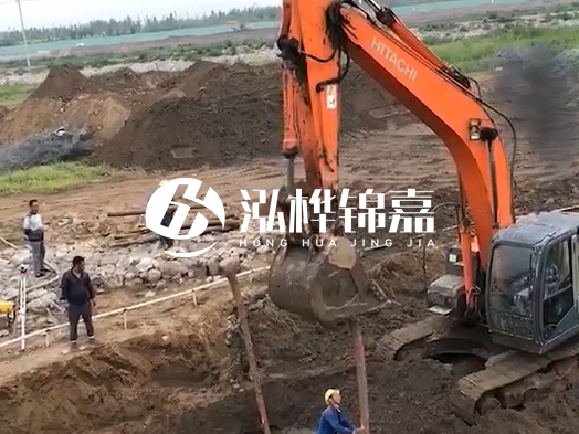 松木樁批發(fā)廠家泓樺錦嘉 - 生態(tài)河道木樁施工需要注意什么？