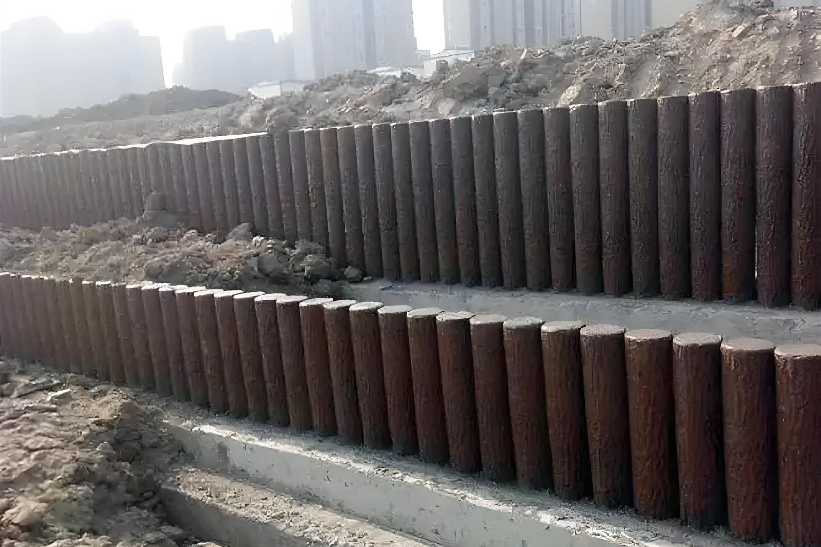 水泥樁批發(fā)廠家泓樺錦嘉-水泥圓樁適合用于哪些建筑工程？